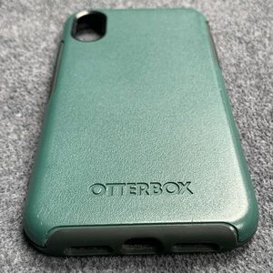 iPhone XR OtterBox case